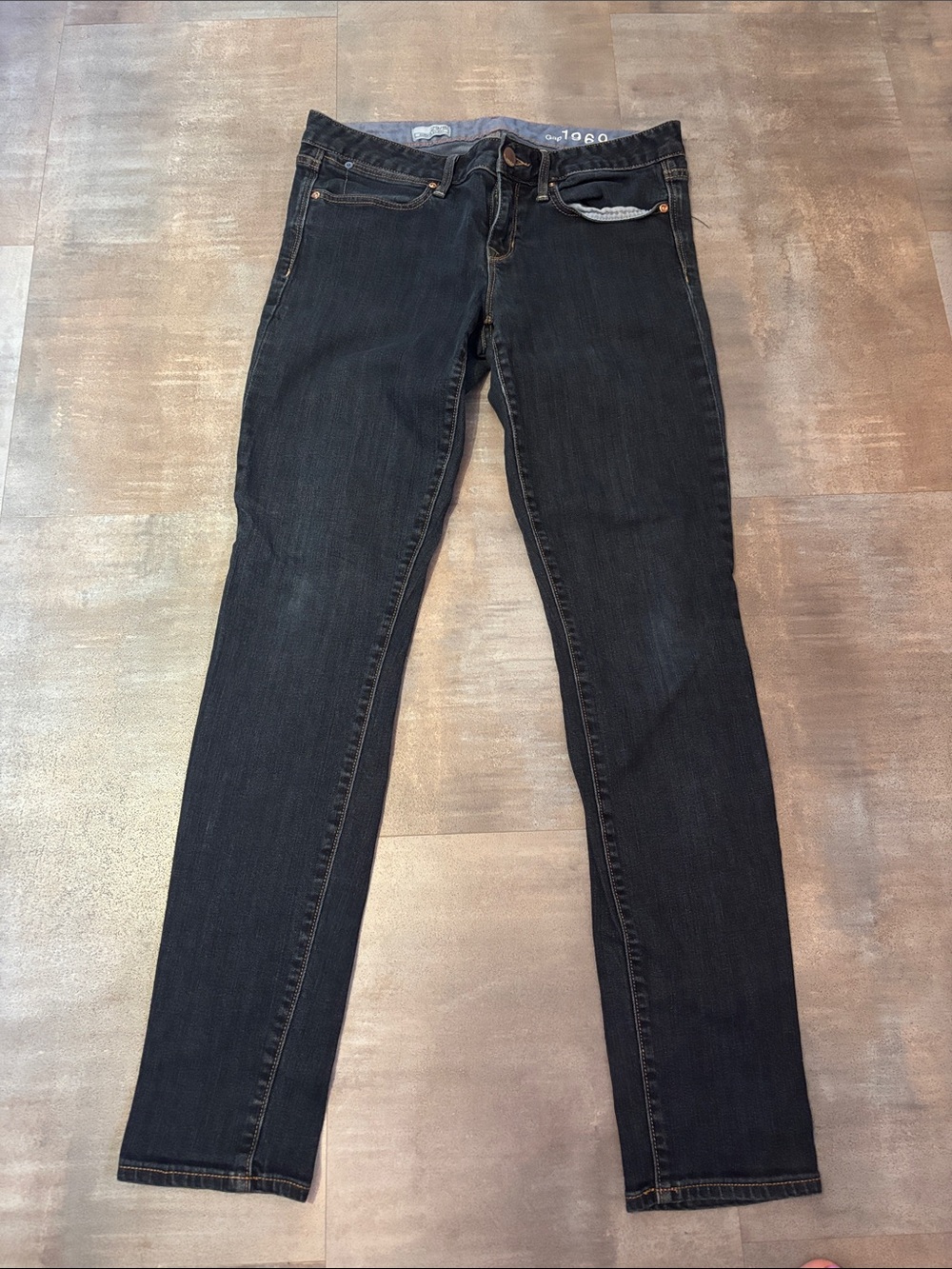 GAP Midnight Blue Women's Skinny Jeans with Subtle Fading size 8